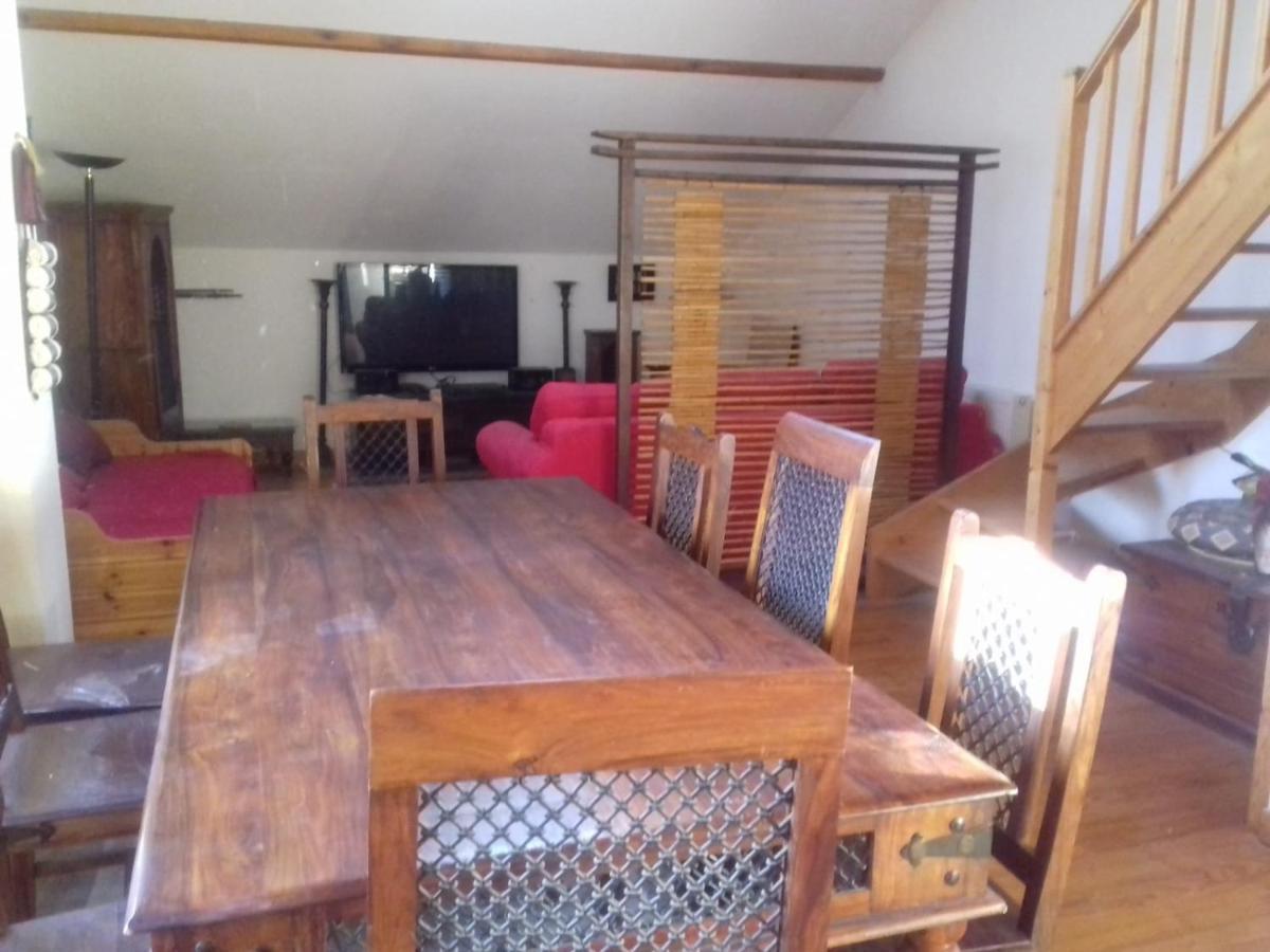 Appartement En Loft 50M2 Dans Maison Avec Chambre En Mezzanine Et Canapes Lits Dans Salon Сен-Пьер-де-Шартрёз Экстерьер фото
